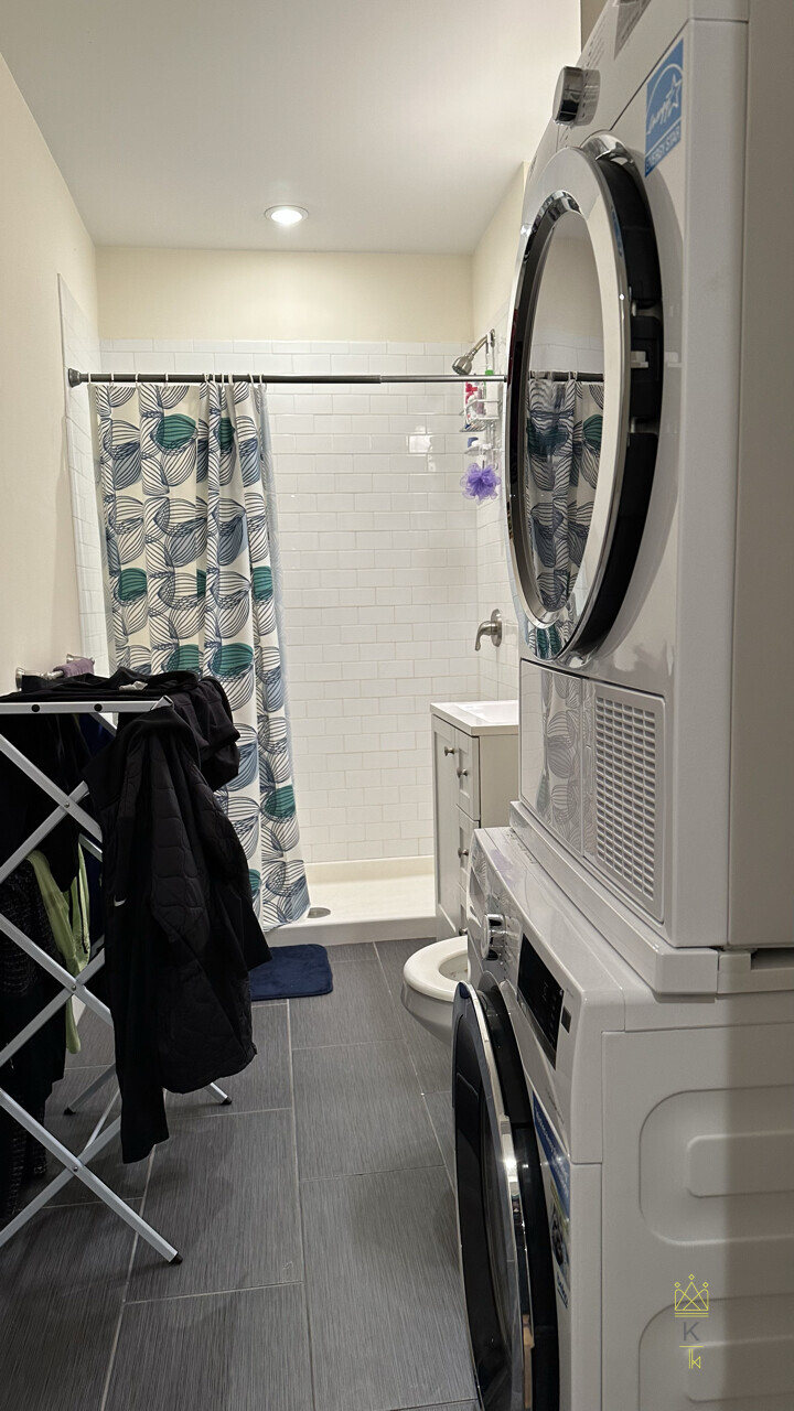 877 Beacon St, Fenway