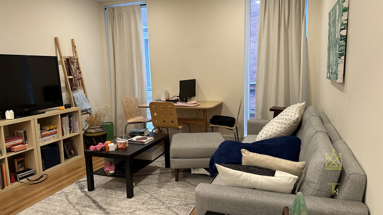 877 Beacon St, Fenway