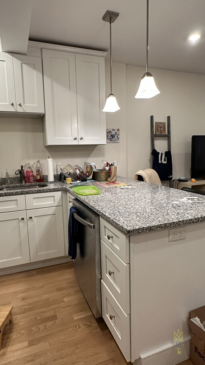 877 Beacon St, Fenway