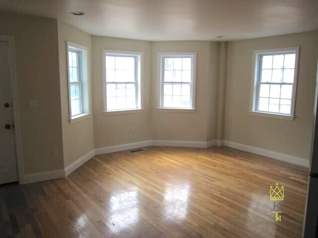 57 Day St, Jamaica Plain