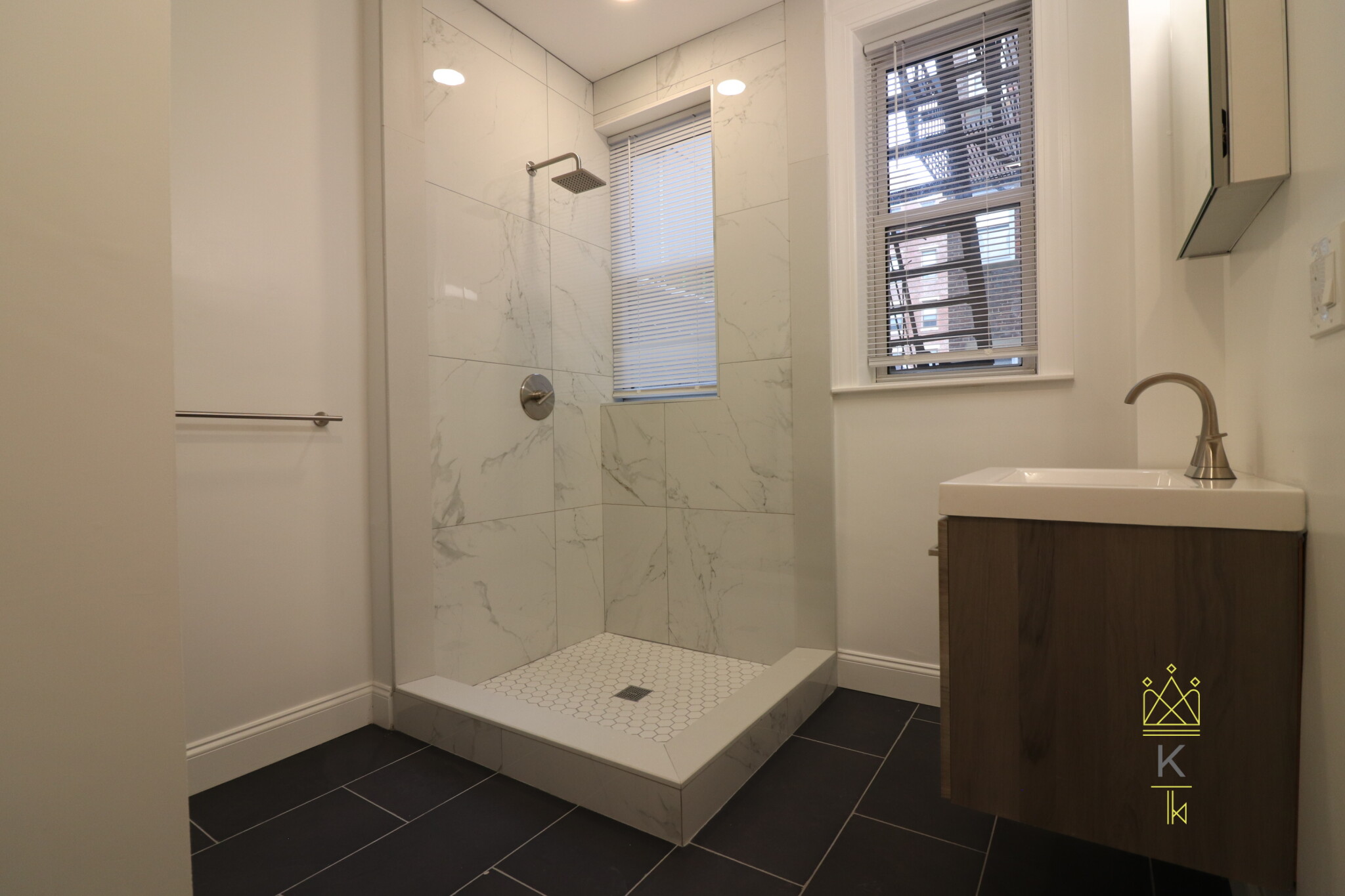 55 Queensberry St, Fenway