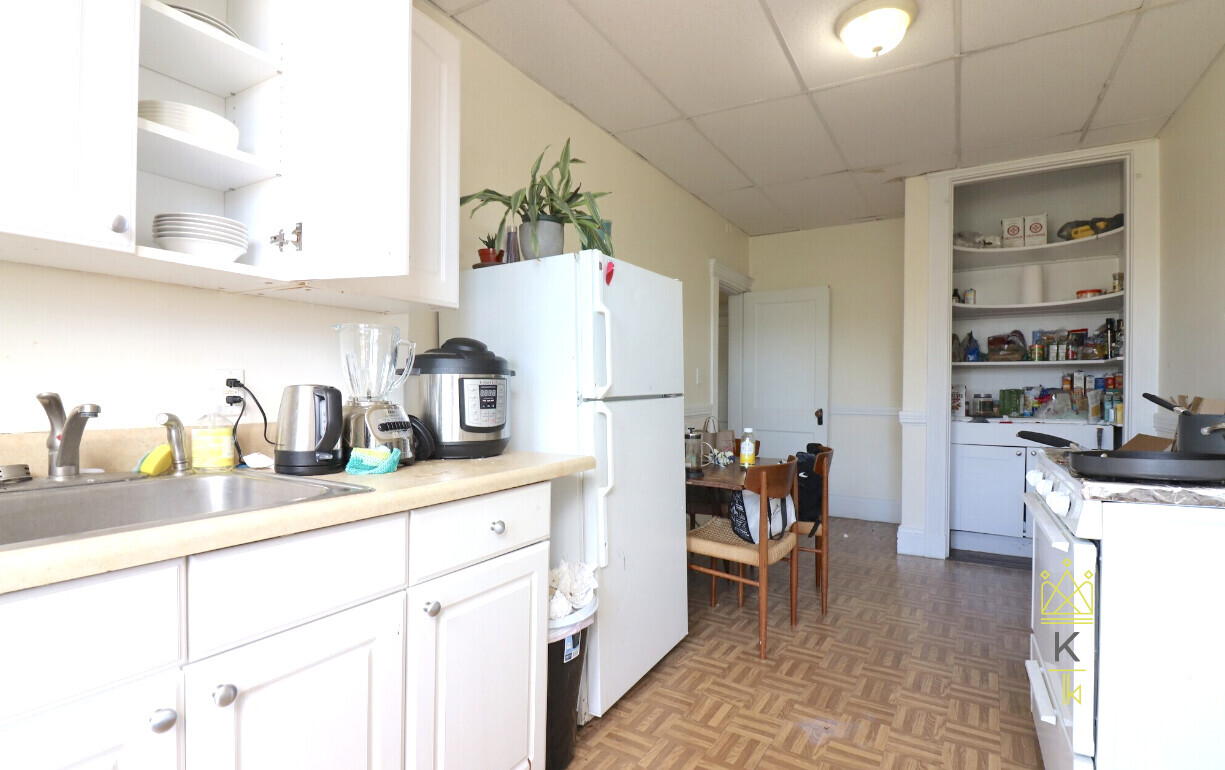 238 Hemenway St, Fenway