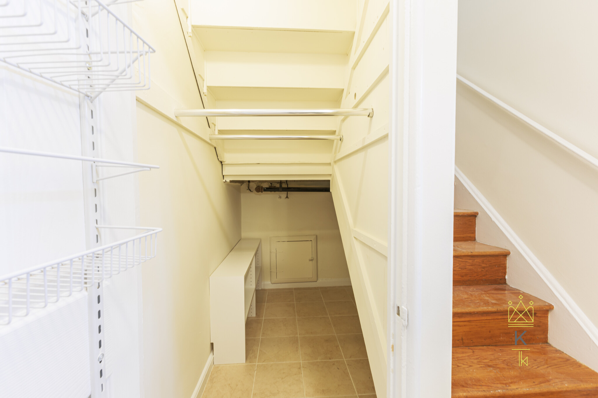 260 Independence Dr, West Roxbury