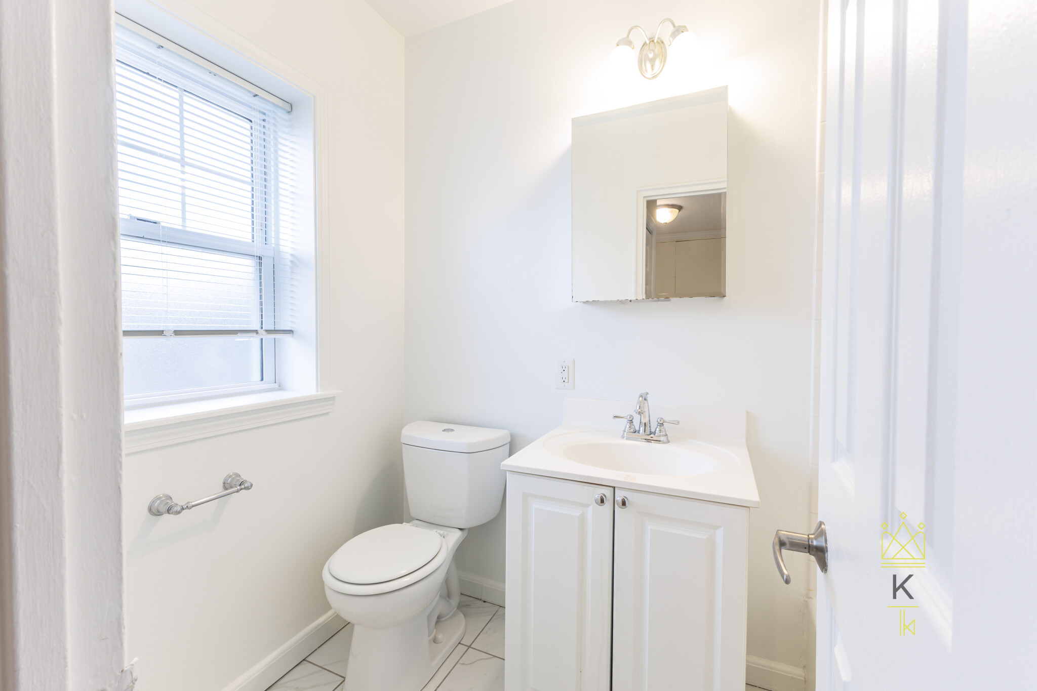 260 Independence Dr, West Roxbury