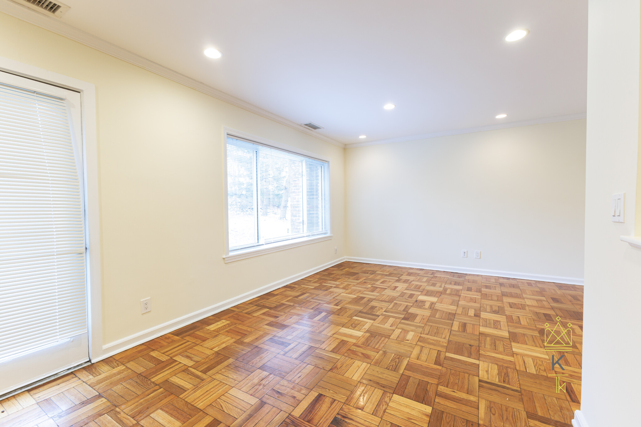 260 Independence Dr, West Roxbury