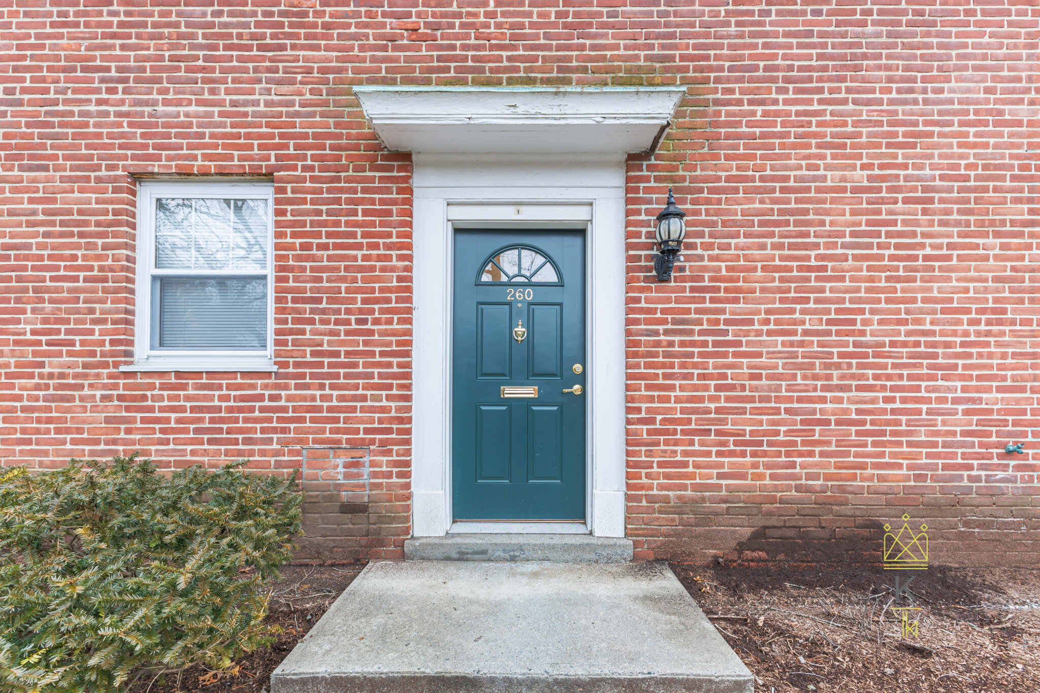 260 Independence Dr, West Roxbury