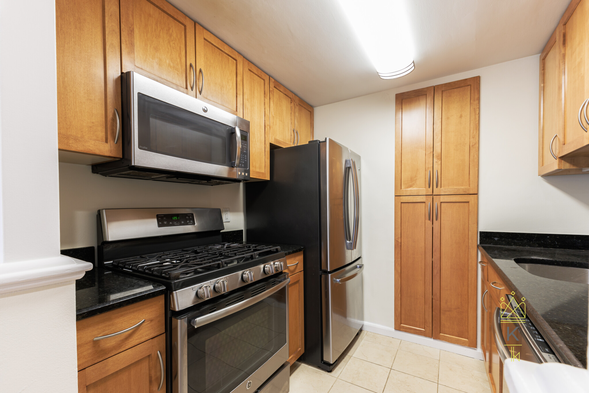 260 Independence Dr, West Roxbury