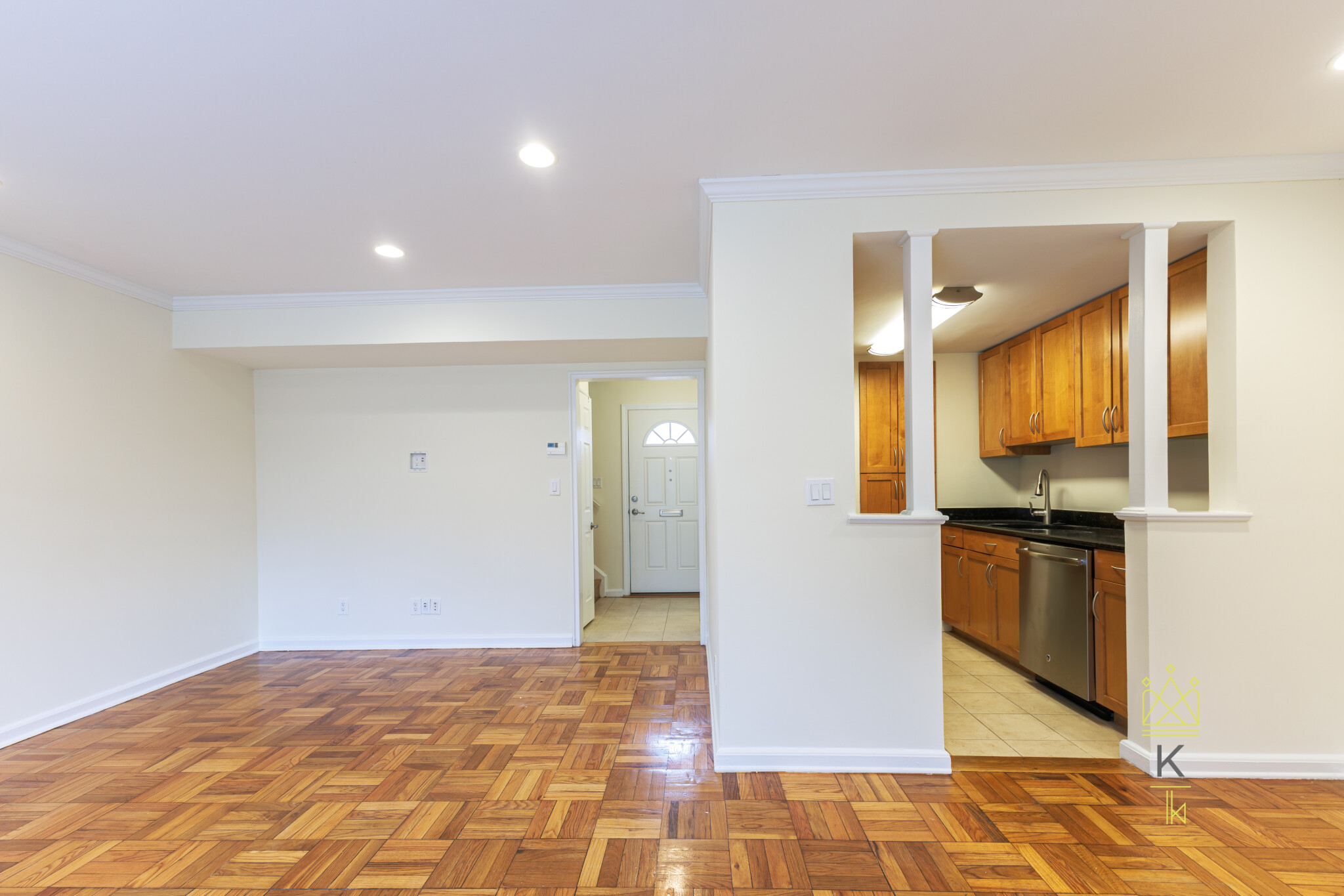 260 Independence Dr, West Roxbury