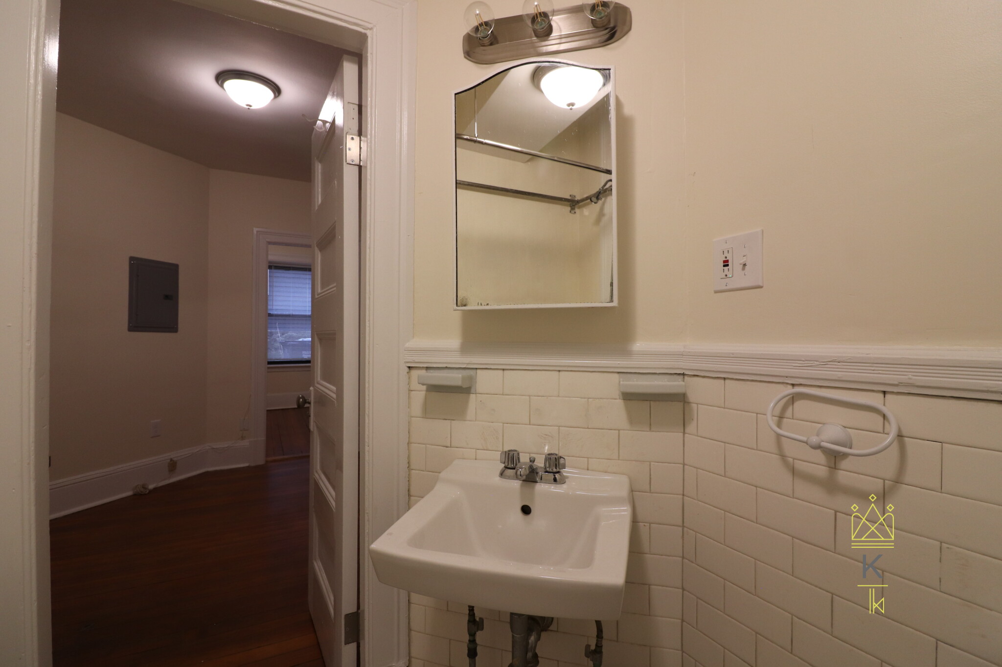 885 Massachusetts Ave, Mid Cambridge