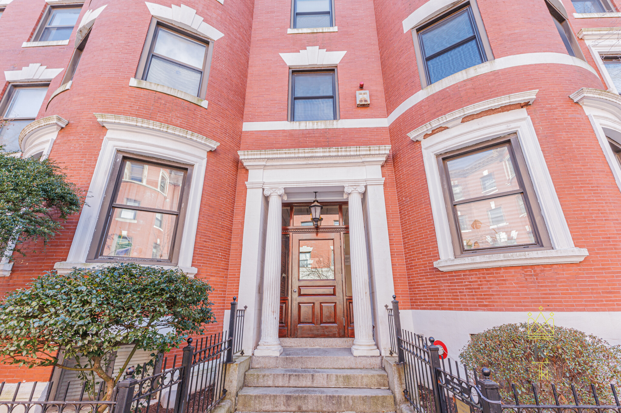 96 Gainsborough St, Fenway