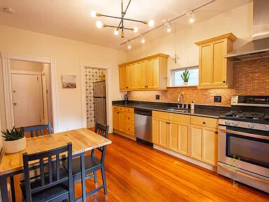 77 Wenham St, Jamaica Plain