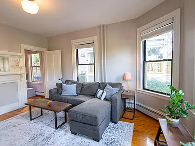 77 Wenham St, Jamaica Plain