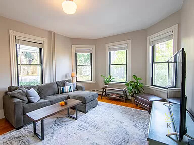 77 Wenham St, Jamaica Plain