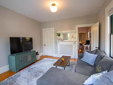 77 Wenham St, Jamaica Plain