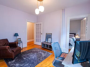 77 Wenham St, Jamaica Plain