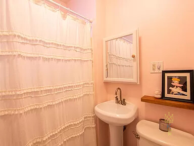 77 Wenham St, Jamaica Plain