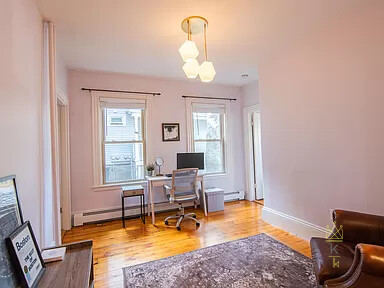 77 Wenham St, Jamaica Plain