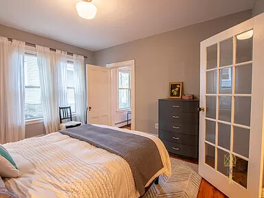 77 Wenham St, Jamaica Plain