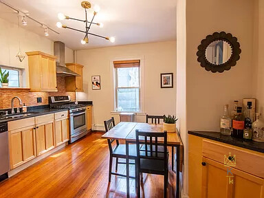 77 Wenham St, Jamaica Plain