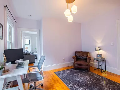 77 Wenham St, Jamaica Plain