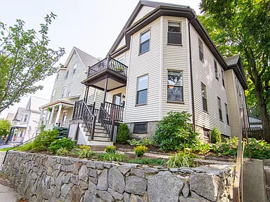 77 Wenham St, Jamaica Plain