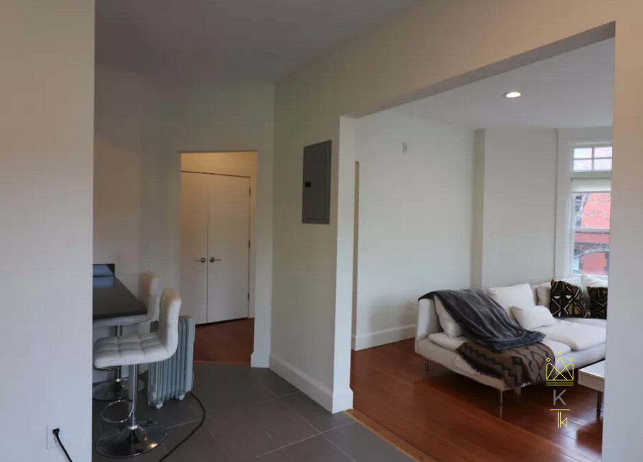 1871 Beacon St, Brookline