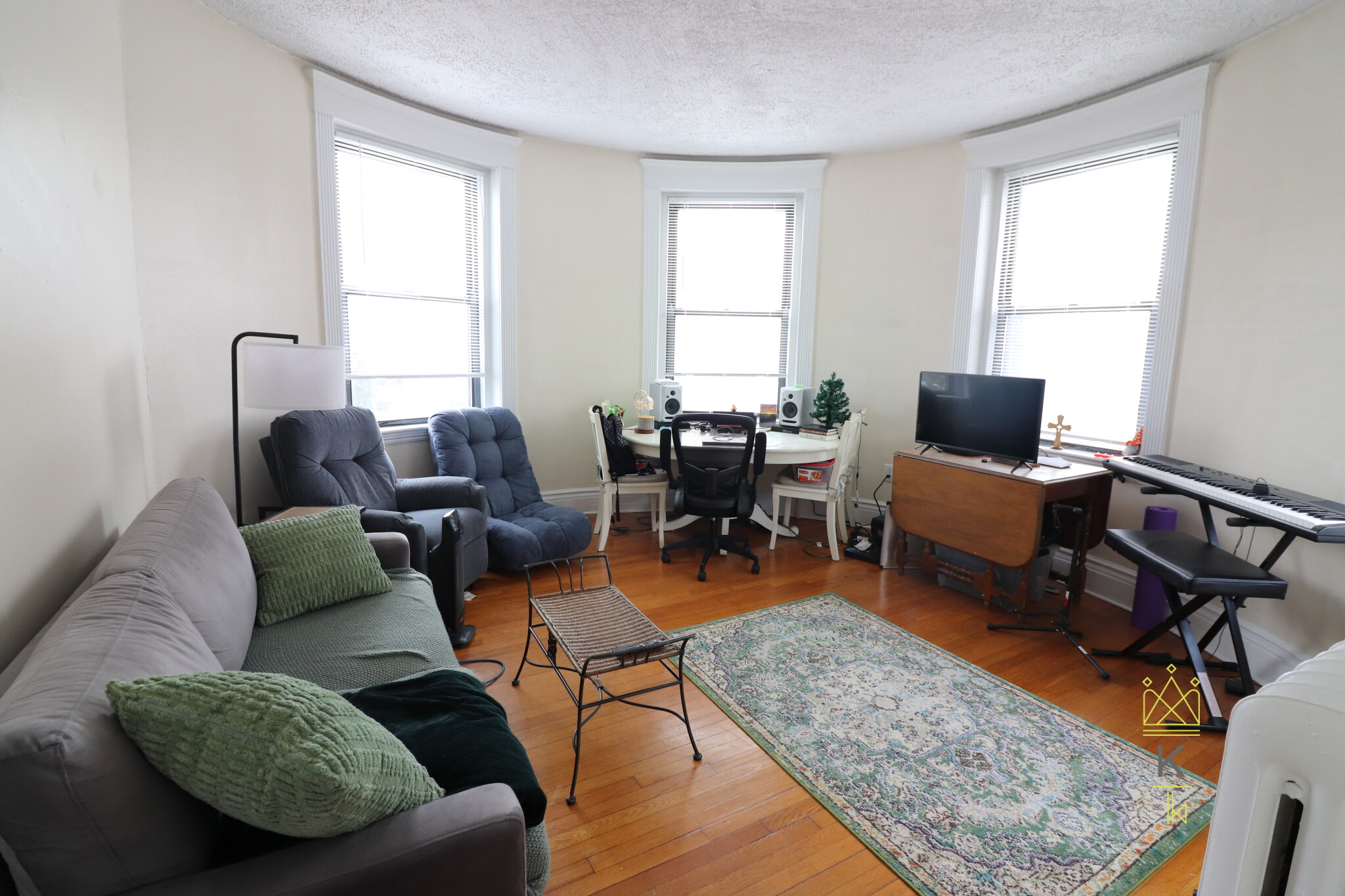 1963 Commonwealth Ave, Brighton