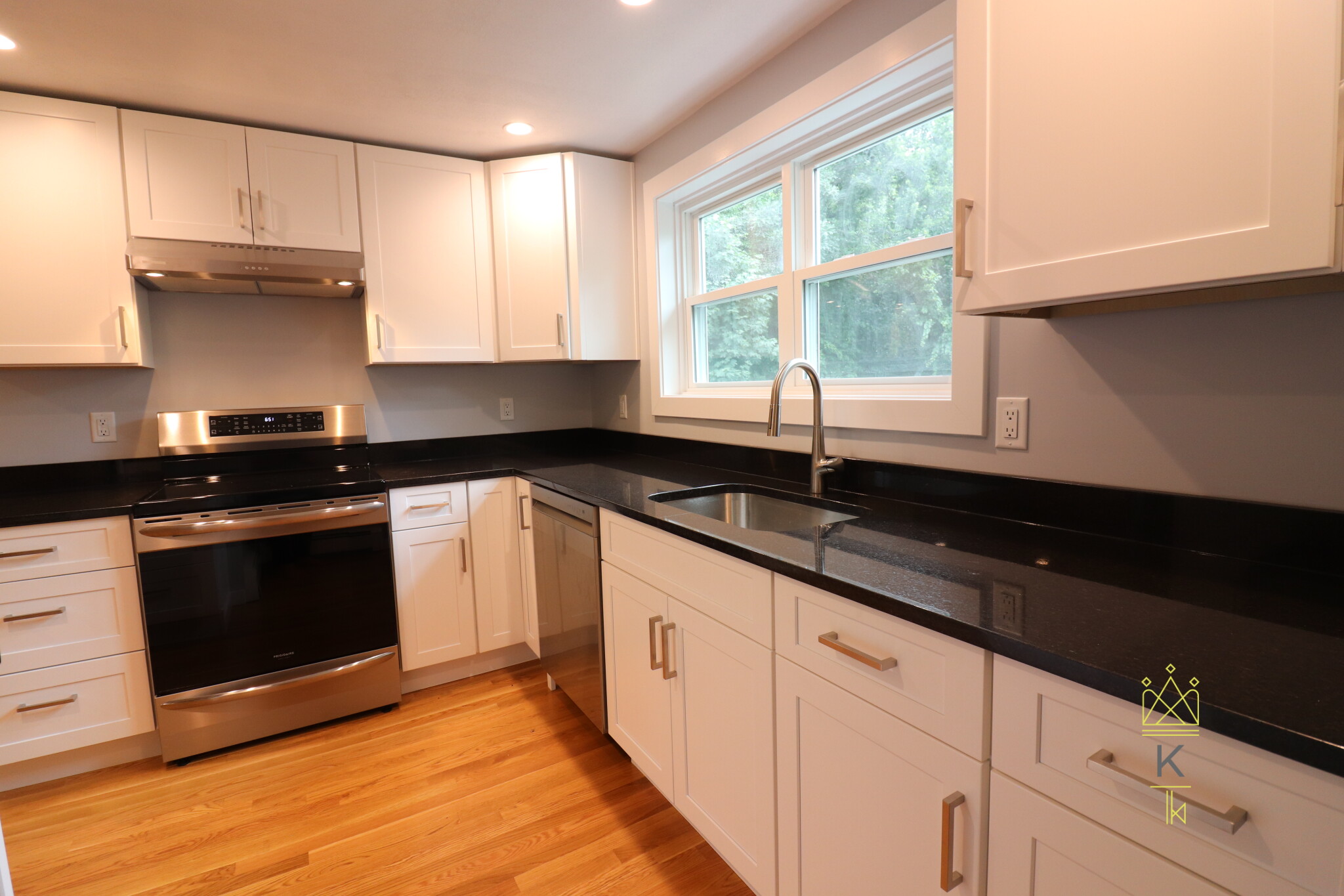 72 Louise Rd, Chestnut Hill