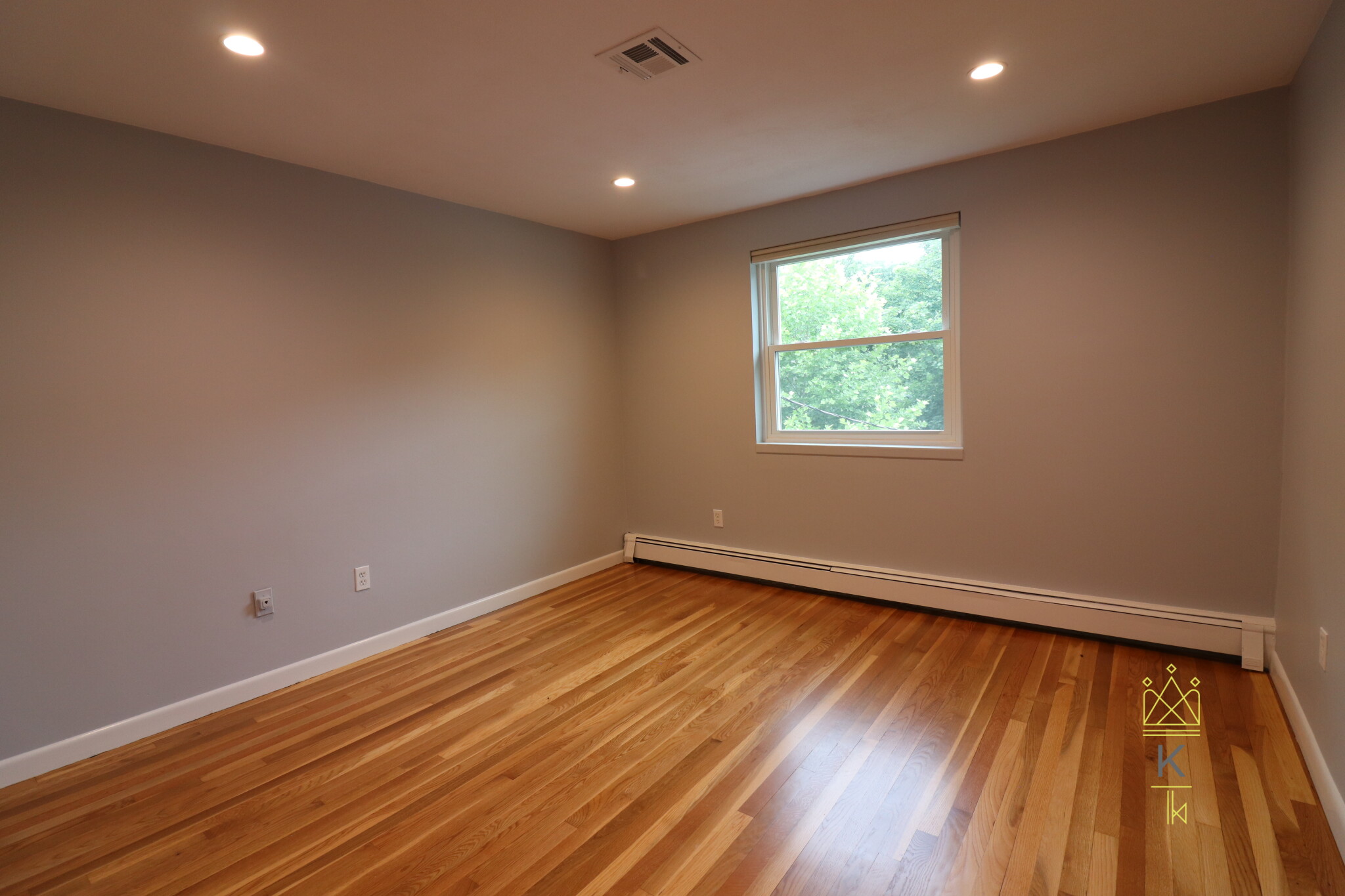 72 Louise Rd, Chestnut Hill