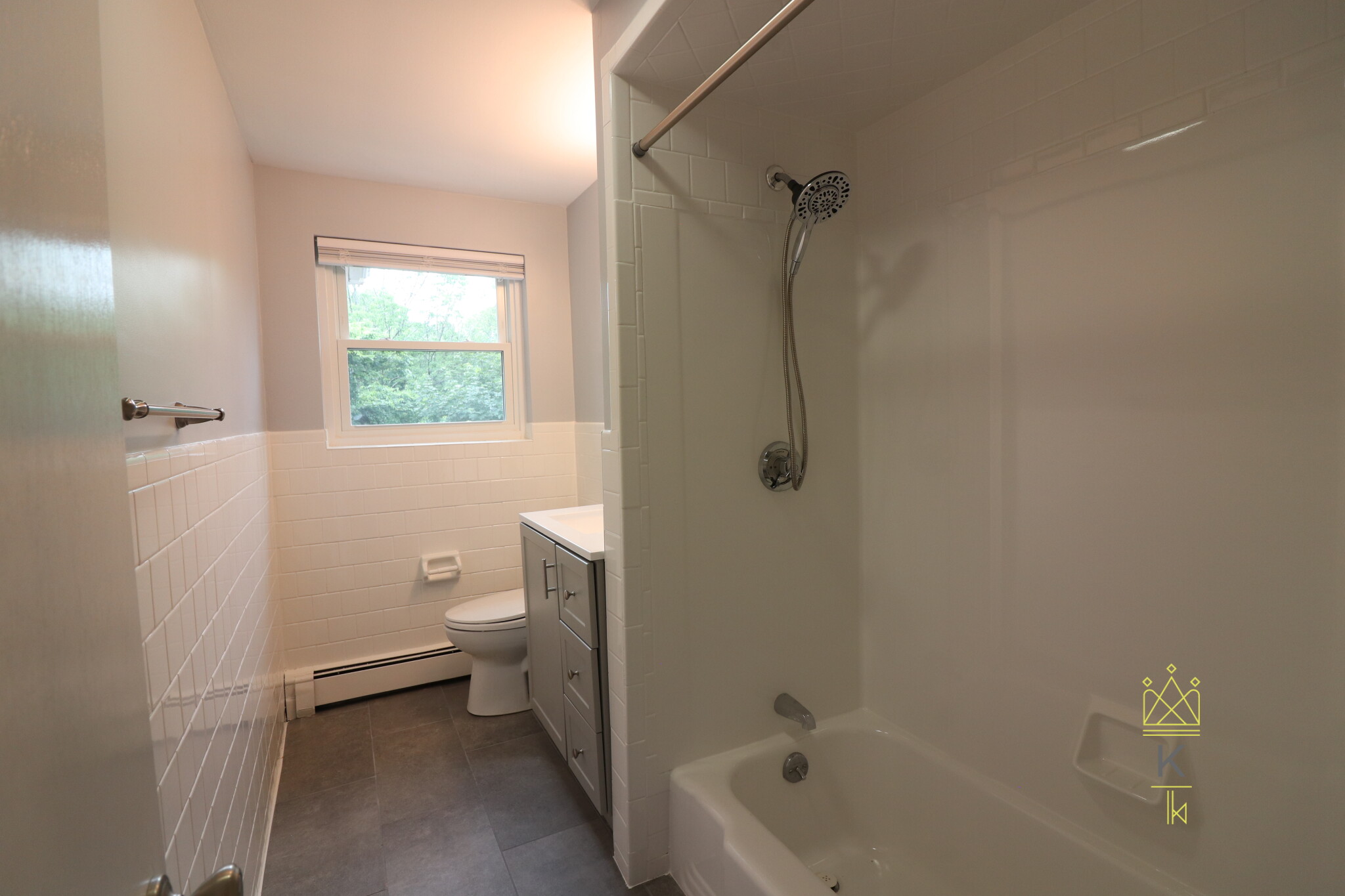 72 Louise Rd, Chestnut Hill