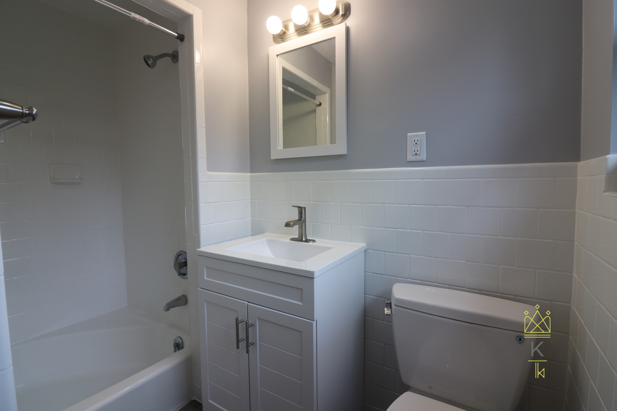 72 Louise Rd, Chestnut Hill