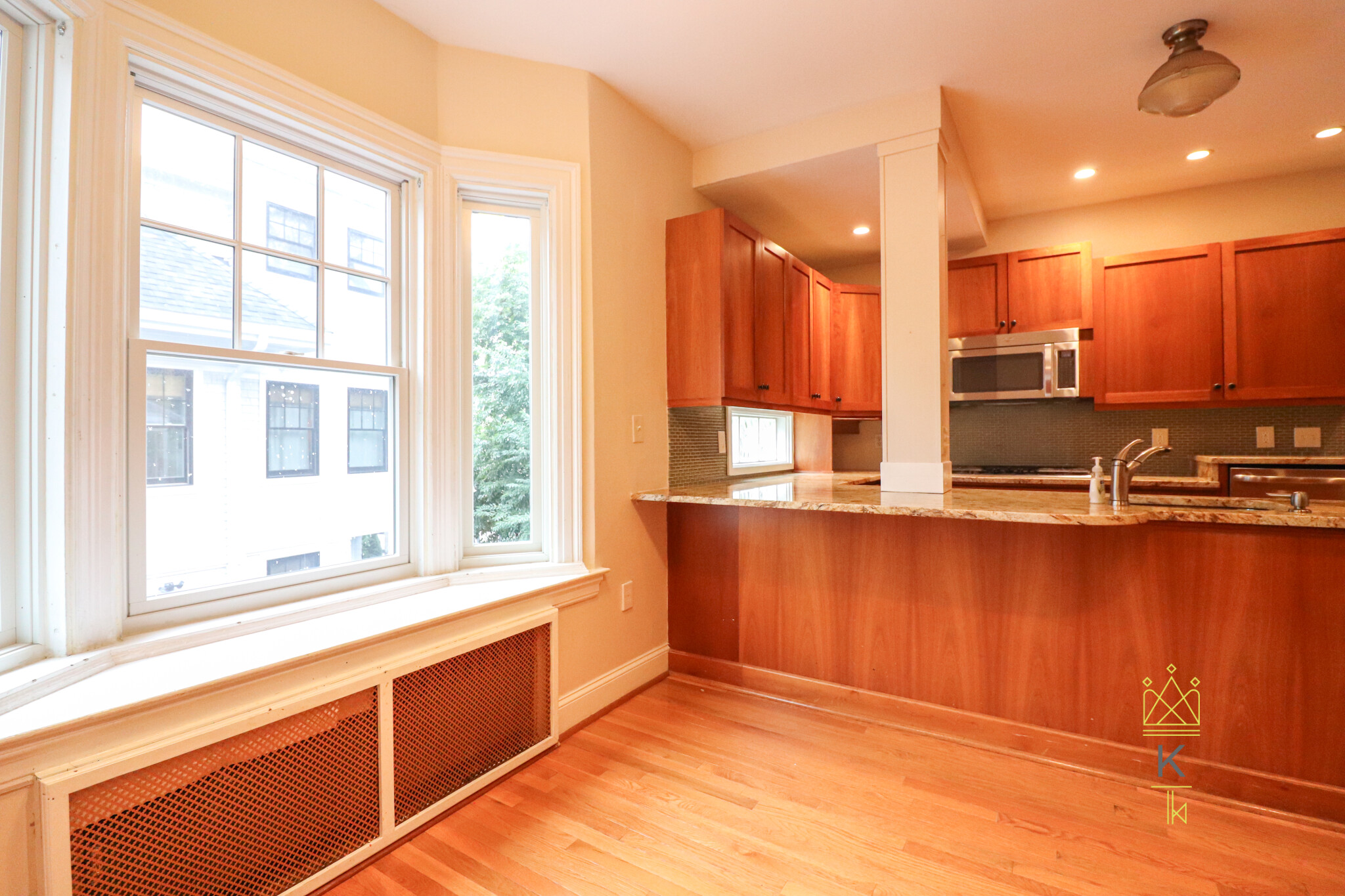 42 Englewood Ave, Brighton