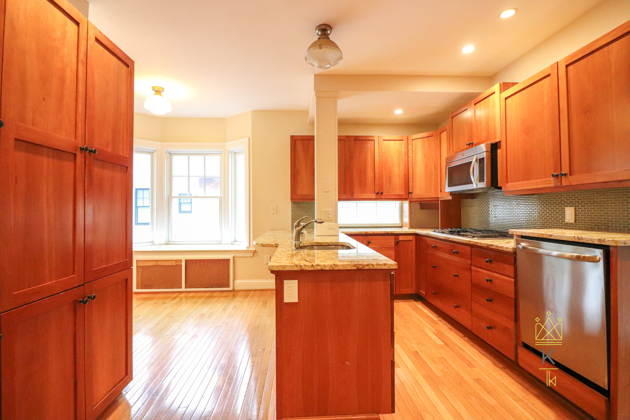 42 Englewood Ave, Brighton