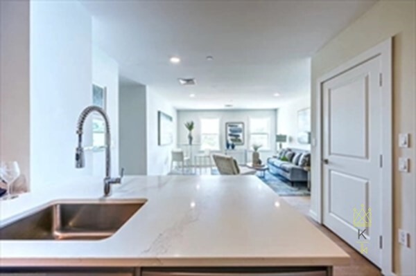 16 Boardman St, East Boston