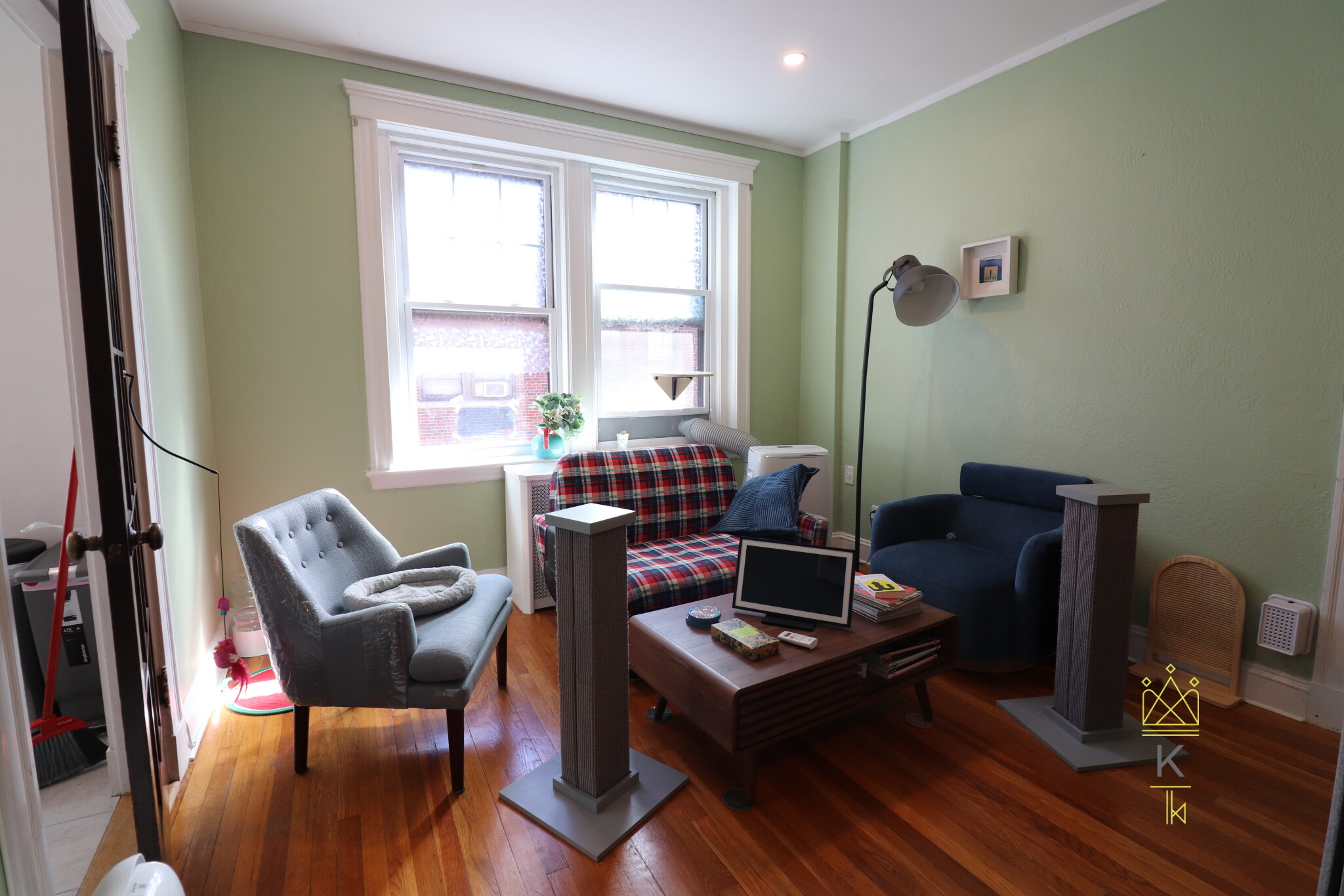 1949 Commonwealth Ave, Brighton