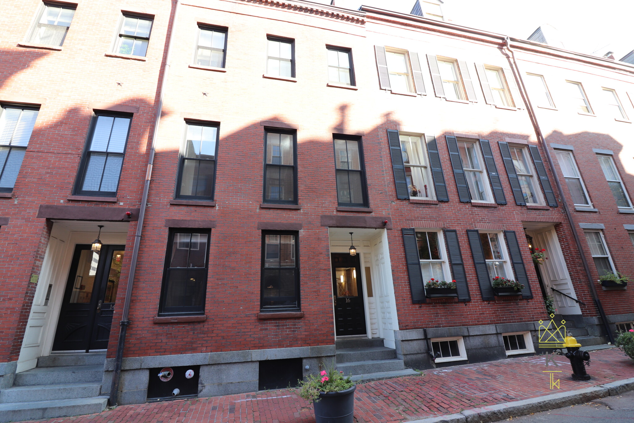 16 Temple St, Beacon Hill