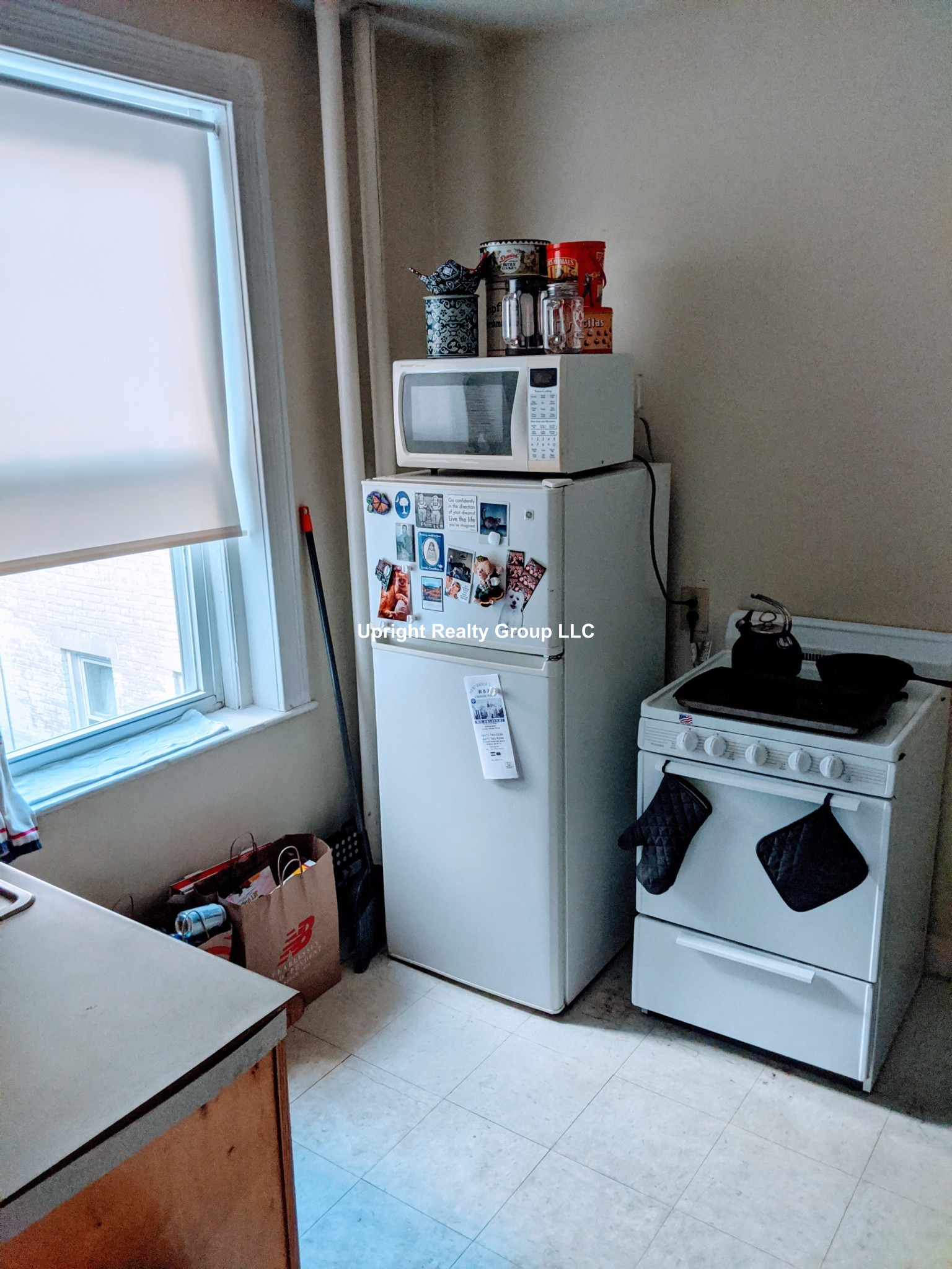 https://ygl-photos.s3.us-west-004.backblazeb2.com/9693W5e470cc76ef87.jpg
