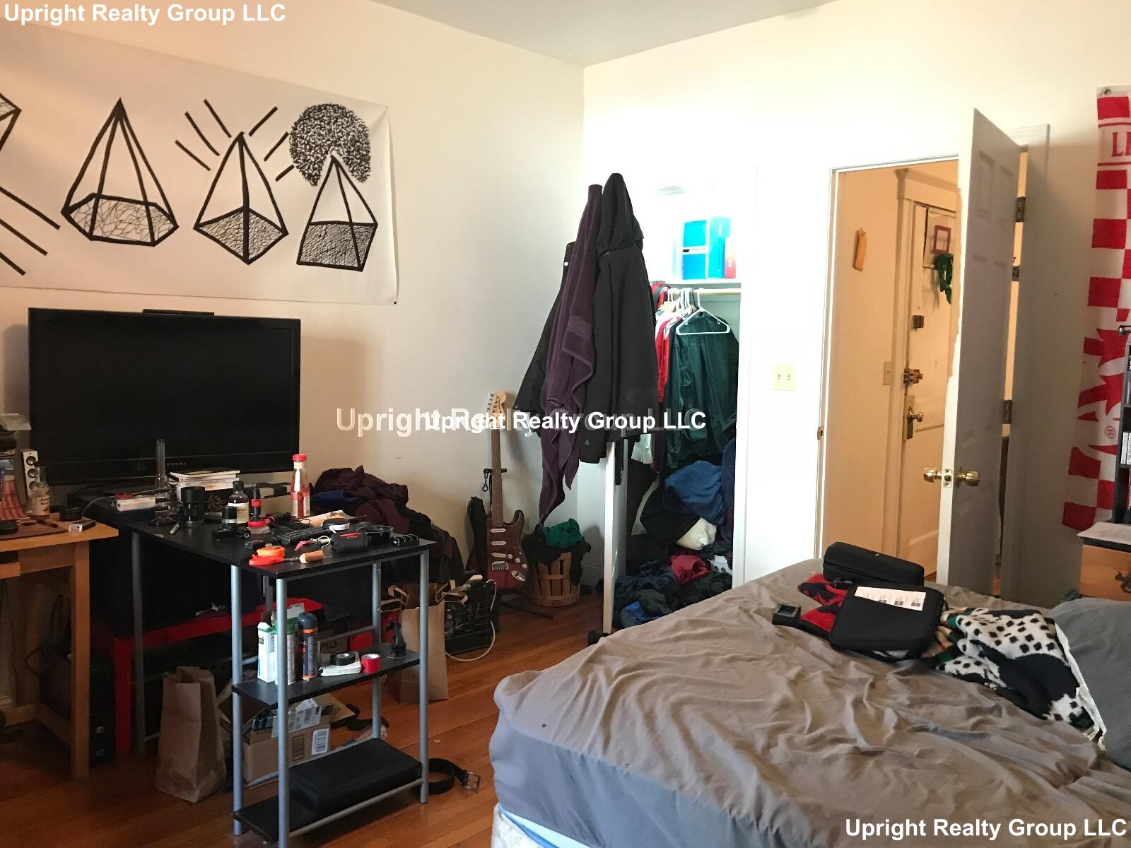 https://ygl-photos.s3.us-west-004.backblazeb2.com/9693W682fcafc3c20e.jpg