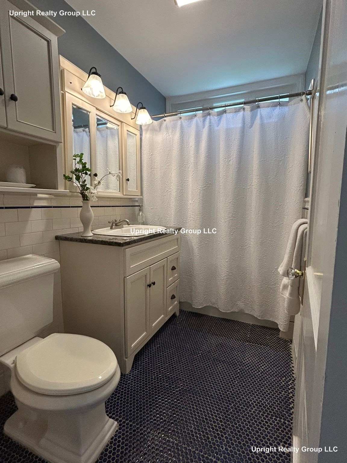 Photos of apartment on Cloverdale Rd.,Newton MA 02461