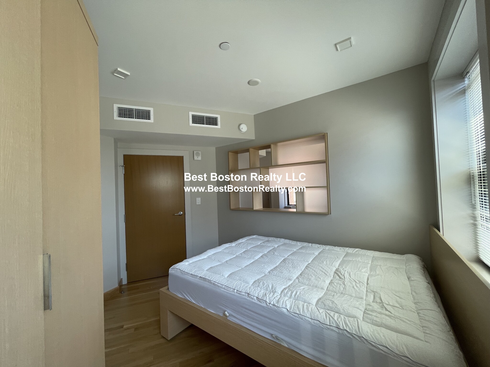 https://ygl-photos.s3.us-west-004.backblazeb2.com/9729W65c6e368b1ae0.jpg
