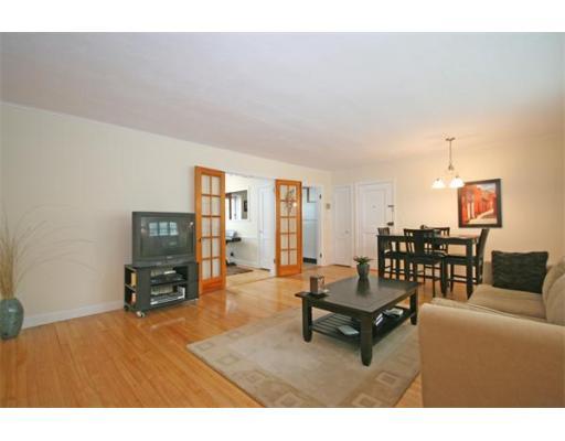 Photos of apartment on Hammond Pond Pkwy.,Newton MA 02467