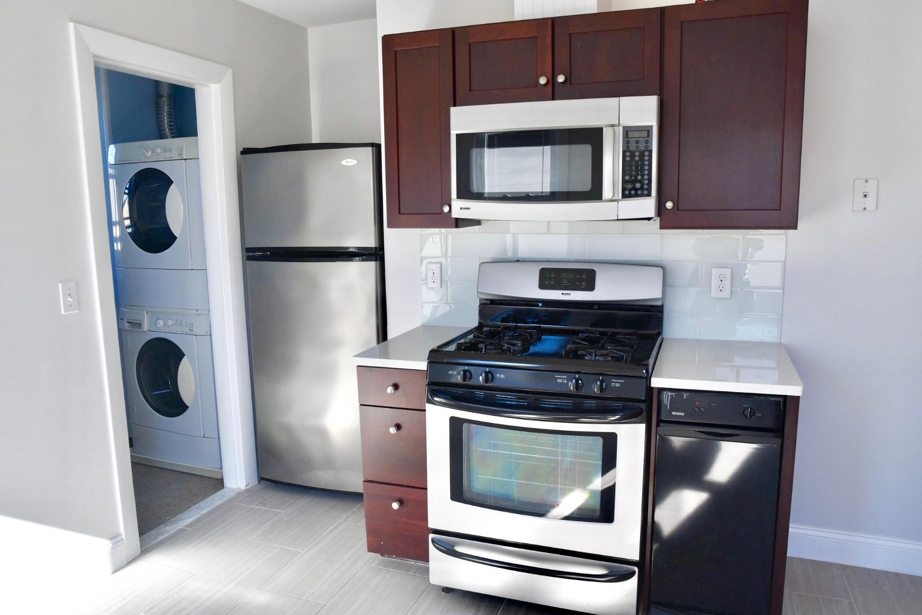 86 Elmira St, Oak Square