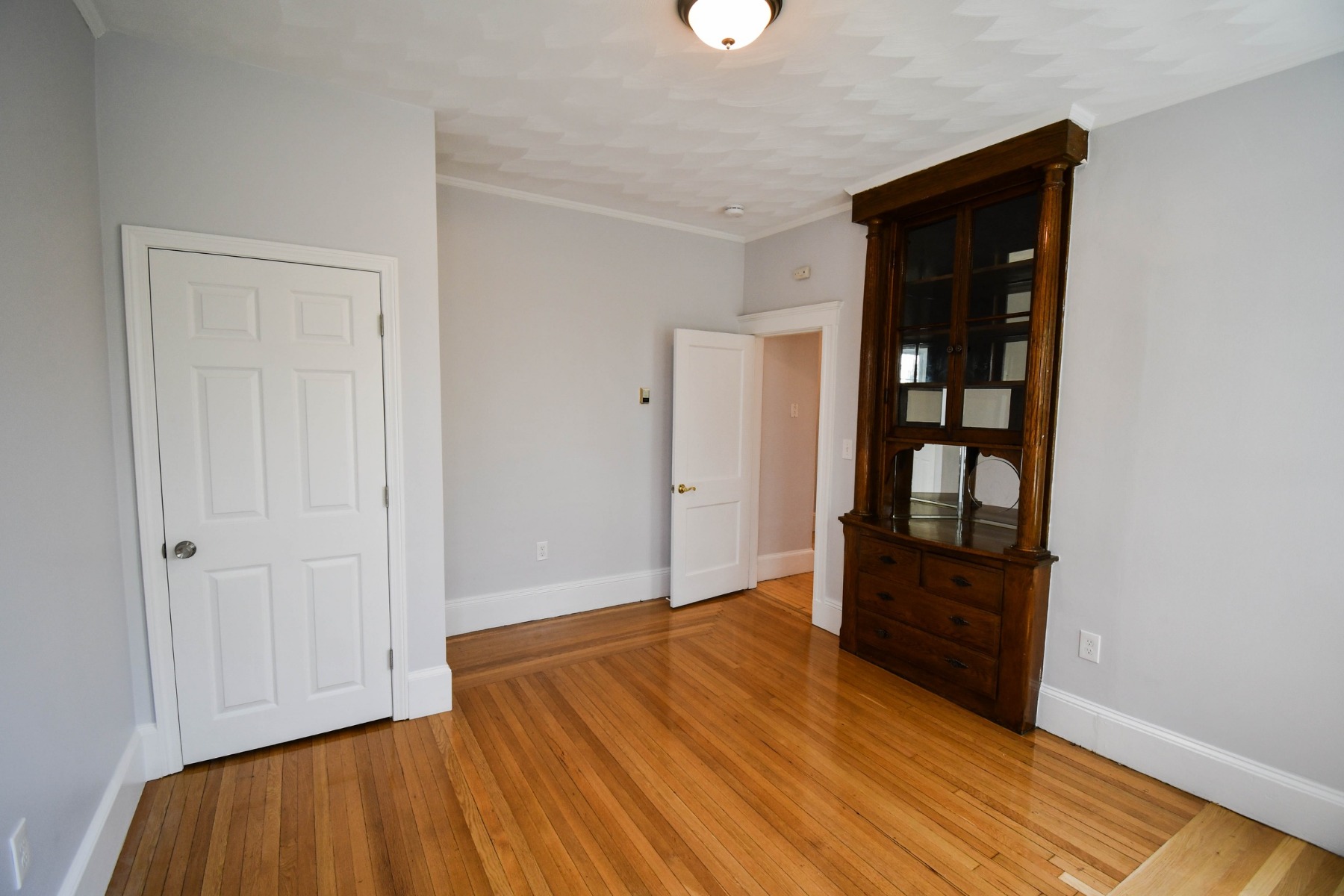 3 bed, 1 bath apartment for rent at 1750 North Shore Rd, Revere — photo 4 of 9