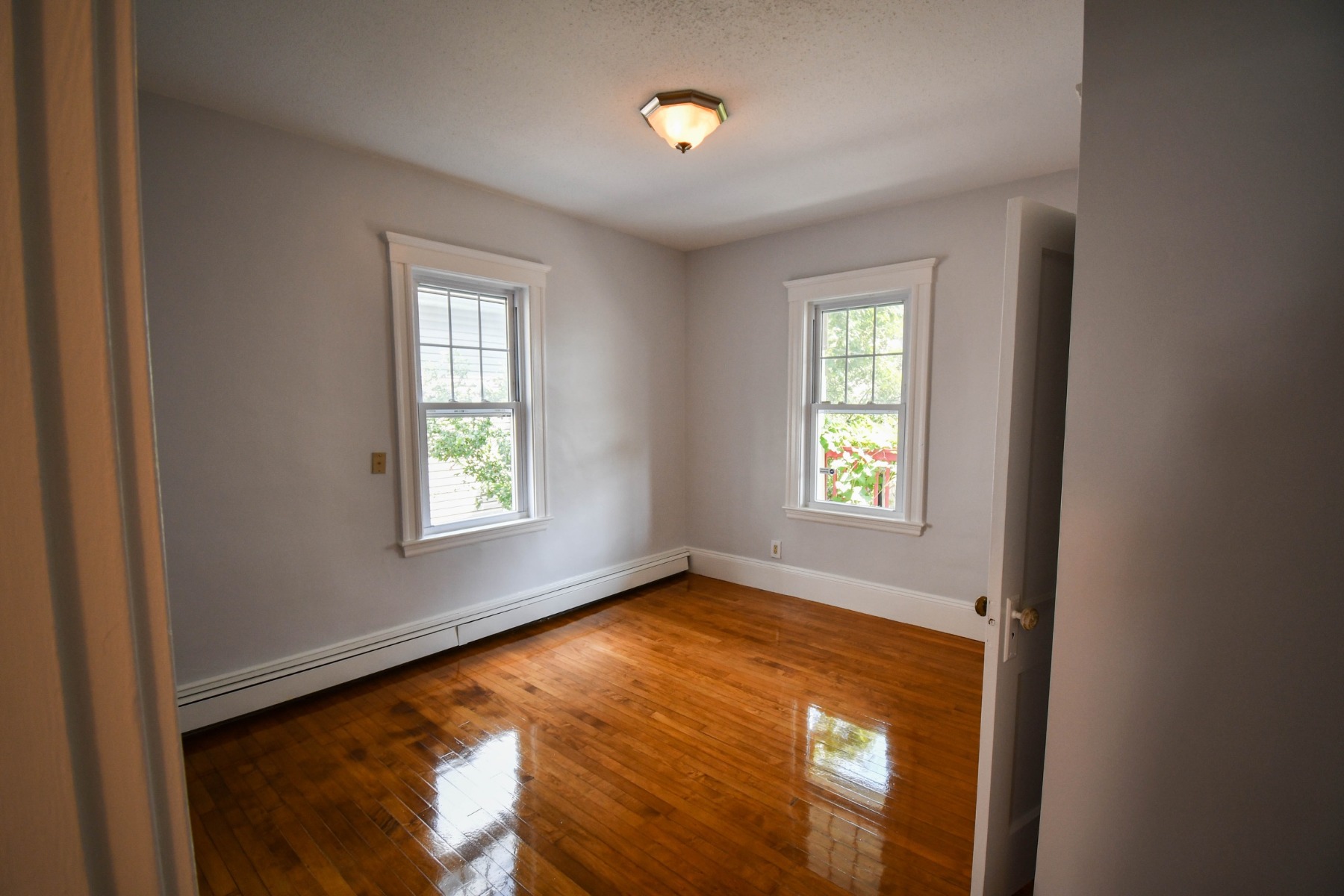 3 bed, 1 bath apartment for rent at 1750 North Shore Rd, Revere — photo 5 of 9