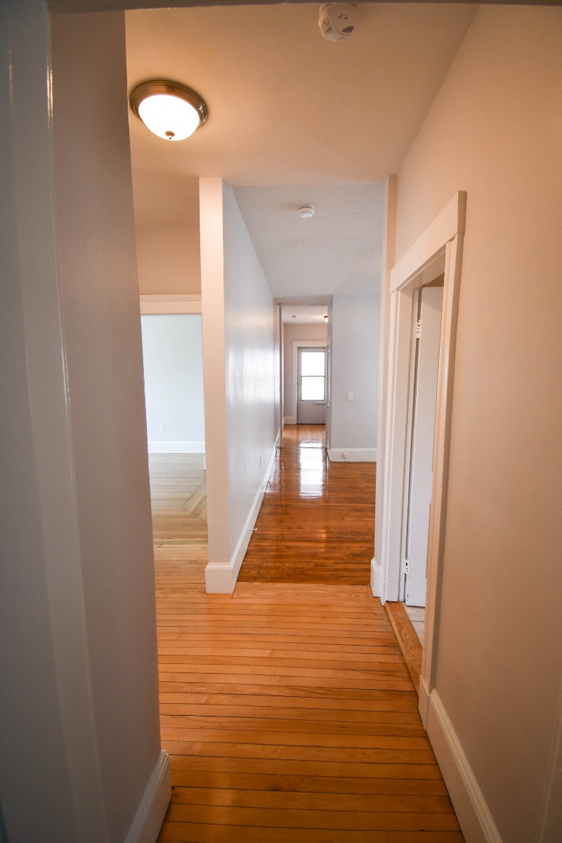 3 bed, 1 bath apartment for rent at 1750 North Shore Rd, Revere — photo 6 of 9