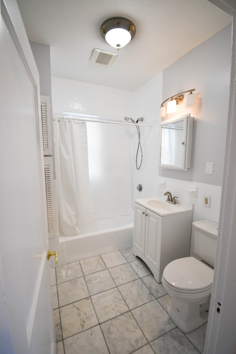 3 bed, 1 bath apartment for rent at 1750 North Shore Rd, Revere — photo 7 of 9