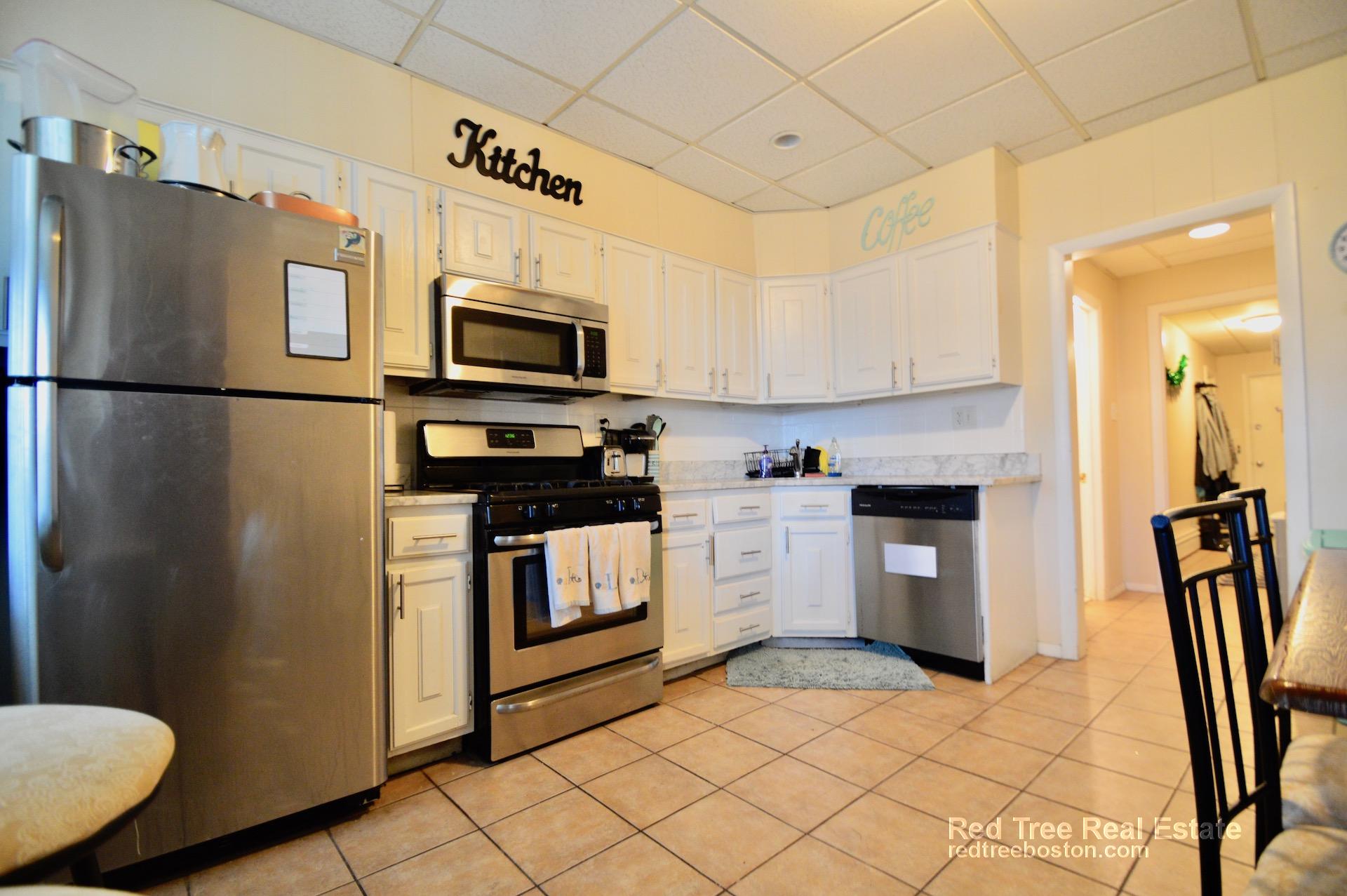 3 bed, 1 bath apartment for rent at 121 Cottage St Unit 1, East Boston — photo 2 of 16