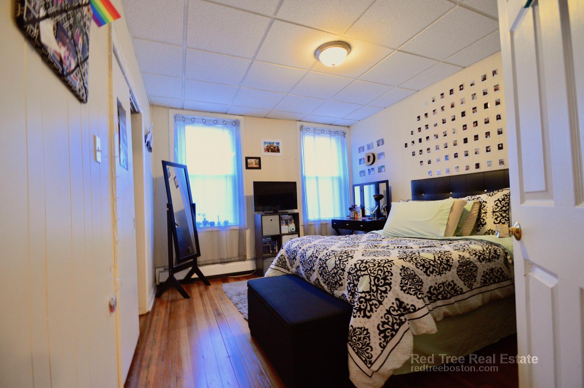 3 bed, 1 bath apartment for rent at 121 Cottage St Unit 1, East Boston — photo 5 of 16