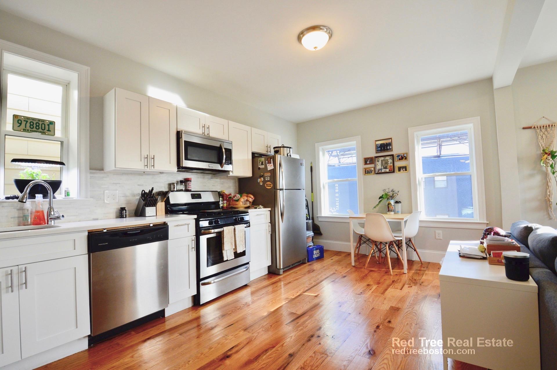 4 bed, 2 bath apartment for rent at 147 Paris St Unit 3, East Boston — photo 2 of 5