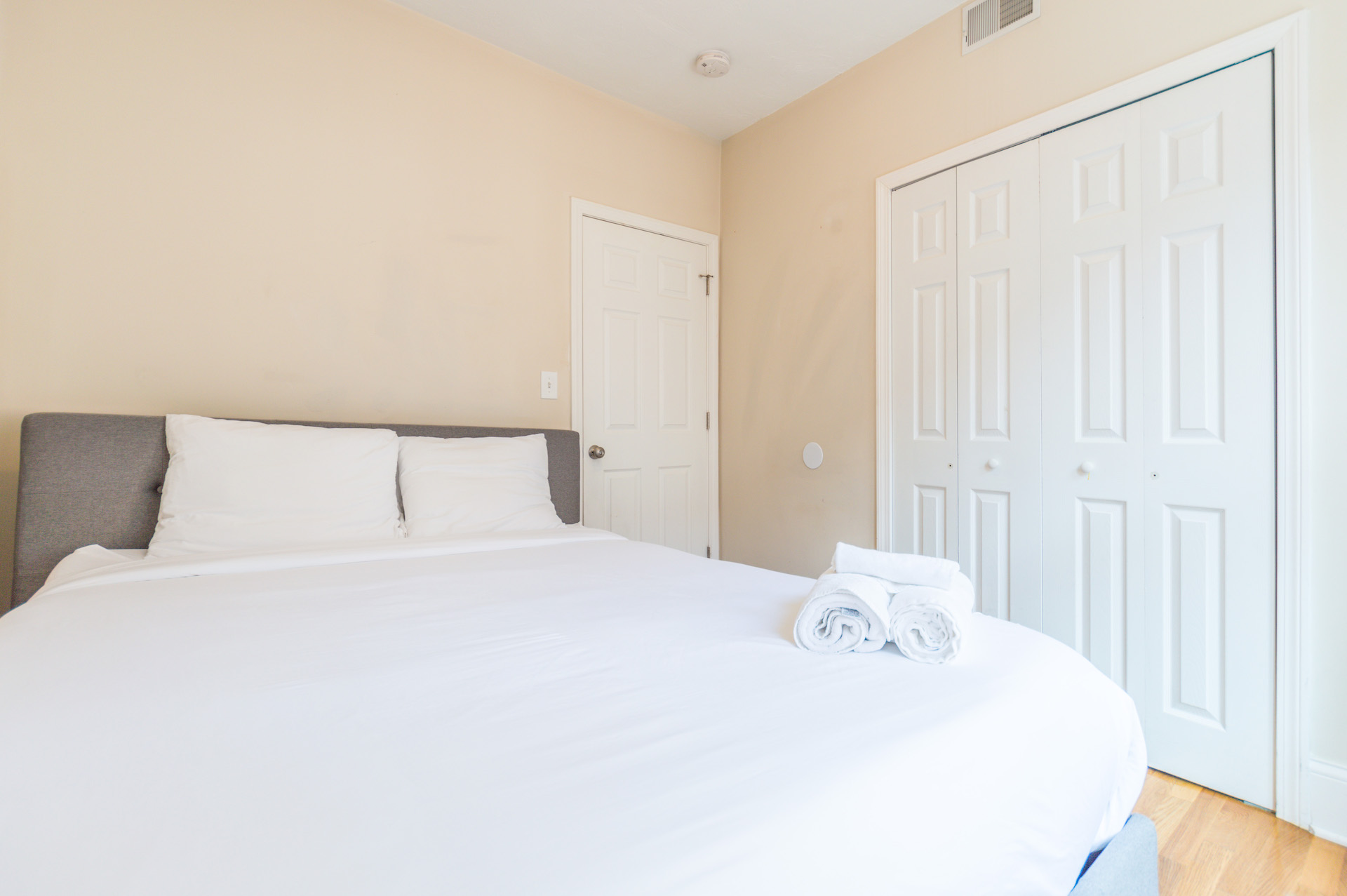 3 bed, 1 bath apartment for rent at 20 Sheafe St Unit 3F, North End — photo 5 of 9